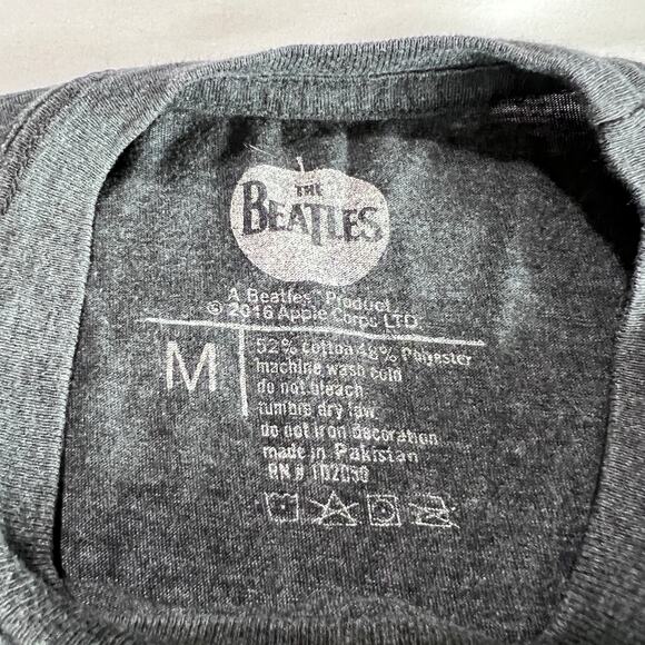 THE BEATLES Band T-Shirt Men’s M Gray Union Jack UK Flag Graphic Rock Tee - Picture 4 of 4